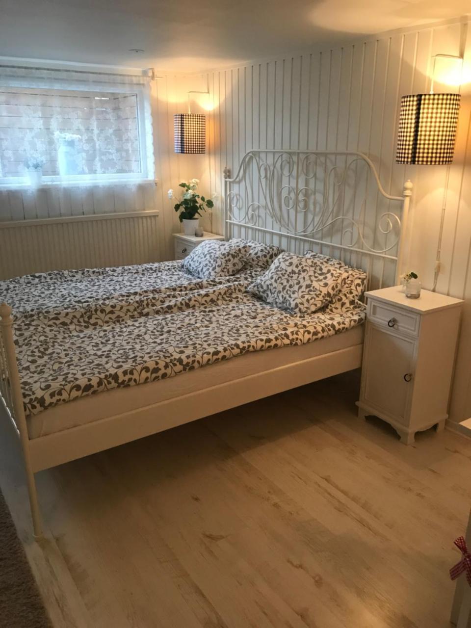 Room With Pentry, Separate Entrance, No Cardpayment Granna Exterior photo